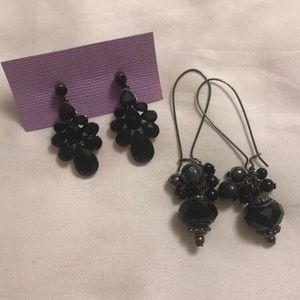 2 Paris of earrings